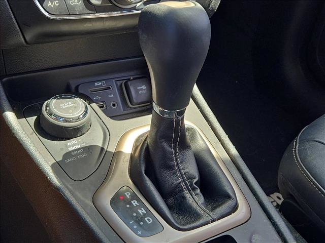 Used 2016 Jeep Cherokee High Altitude AWD/4WD image 10