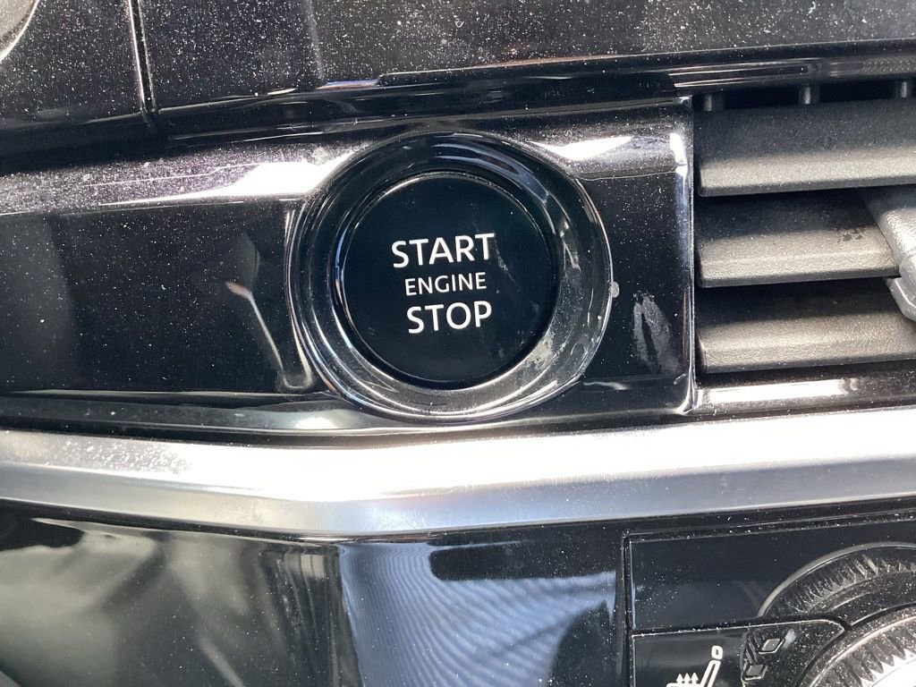 Used 2025 Nissan Pathfinder SV AWD/4WD image 28