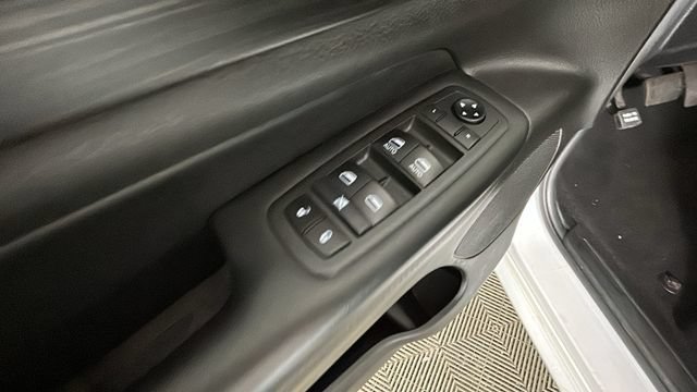 Used 2020 Jeep Grand Cherokee Altitude AWD/4WD image 10
