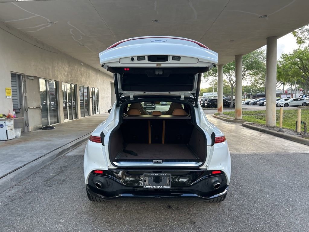 Used 2021 Aston Martin DBX image 40