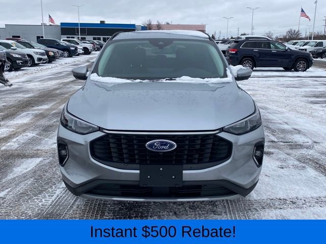 Used 2023 Ford Escape Platinum image 2