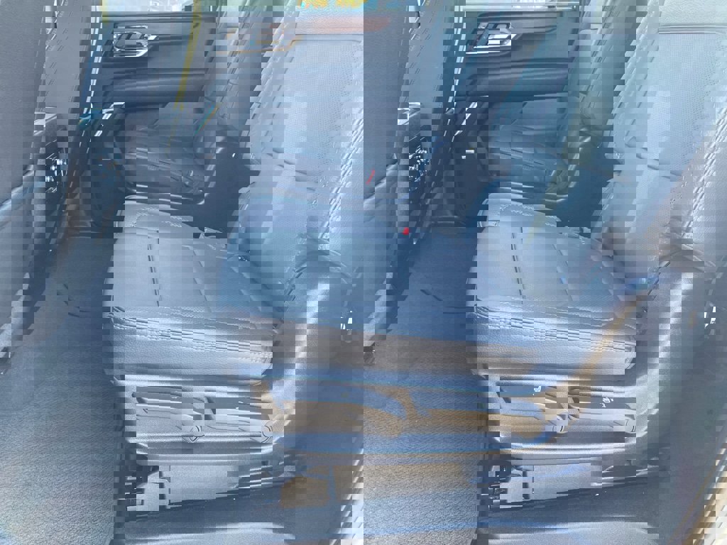 Used 2025 GMC Yukon XL Denali image 15