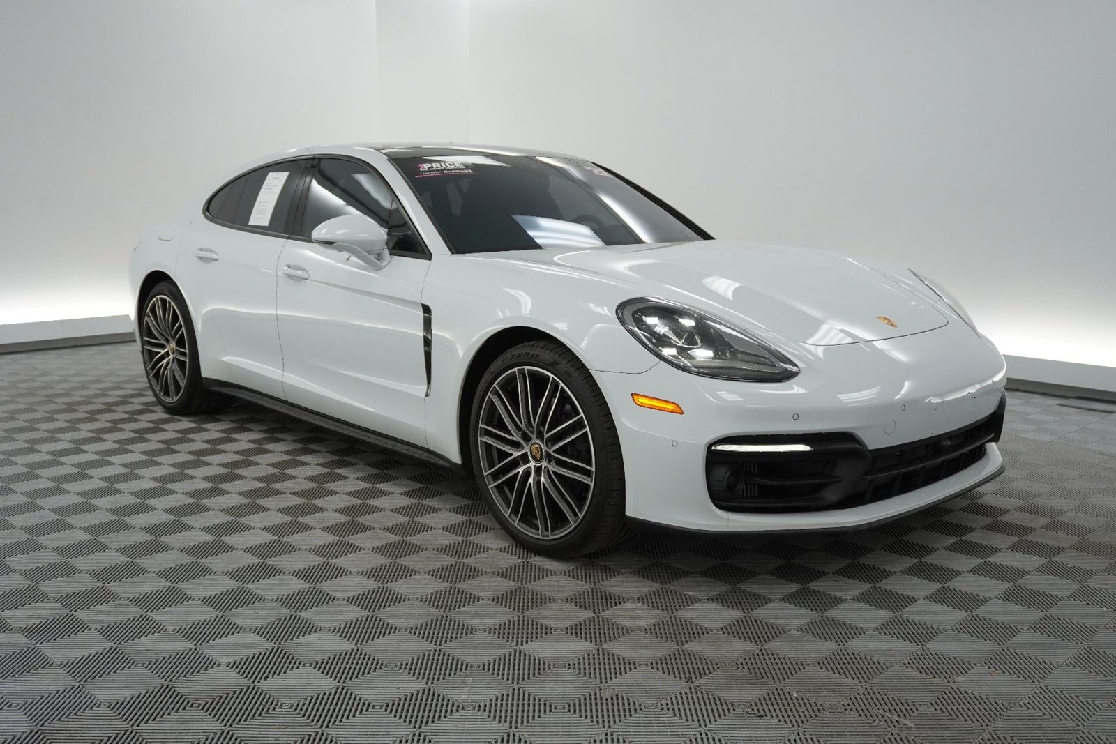 Used 2022 Porsche Panamera 4 w/ Premium Package image 9