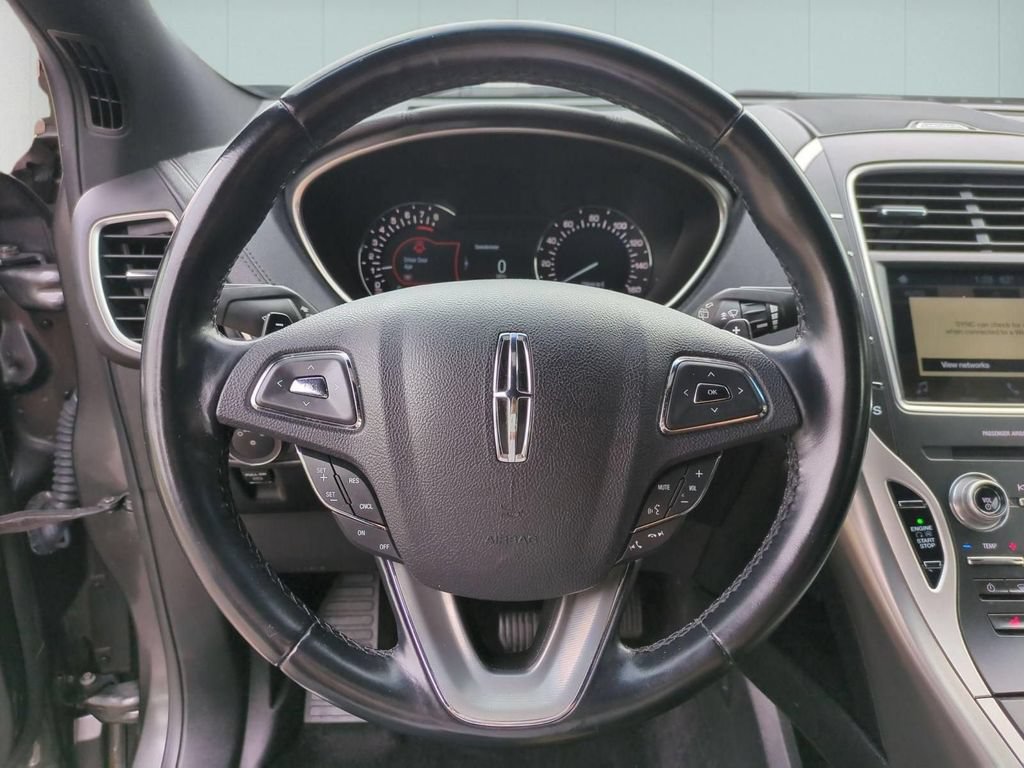 Used 2017 Lincoln MKX Select FWD image 18