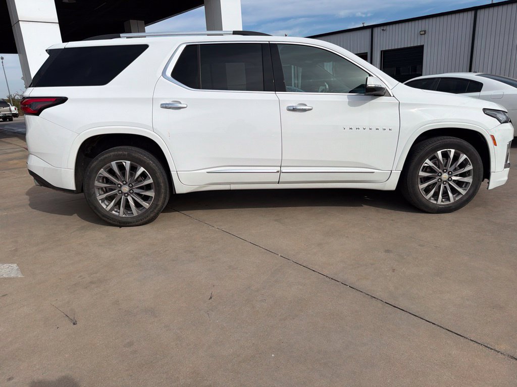 Used 2022 Chevrolet Traverse Premier w/ LPO, Floor Liner Package FWD image 2