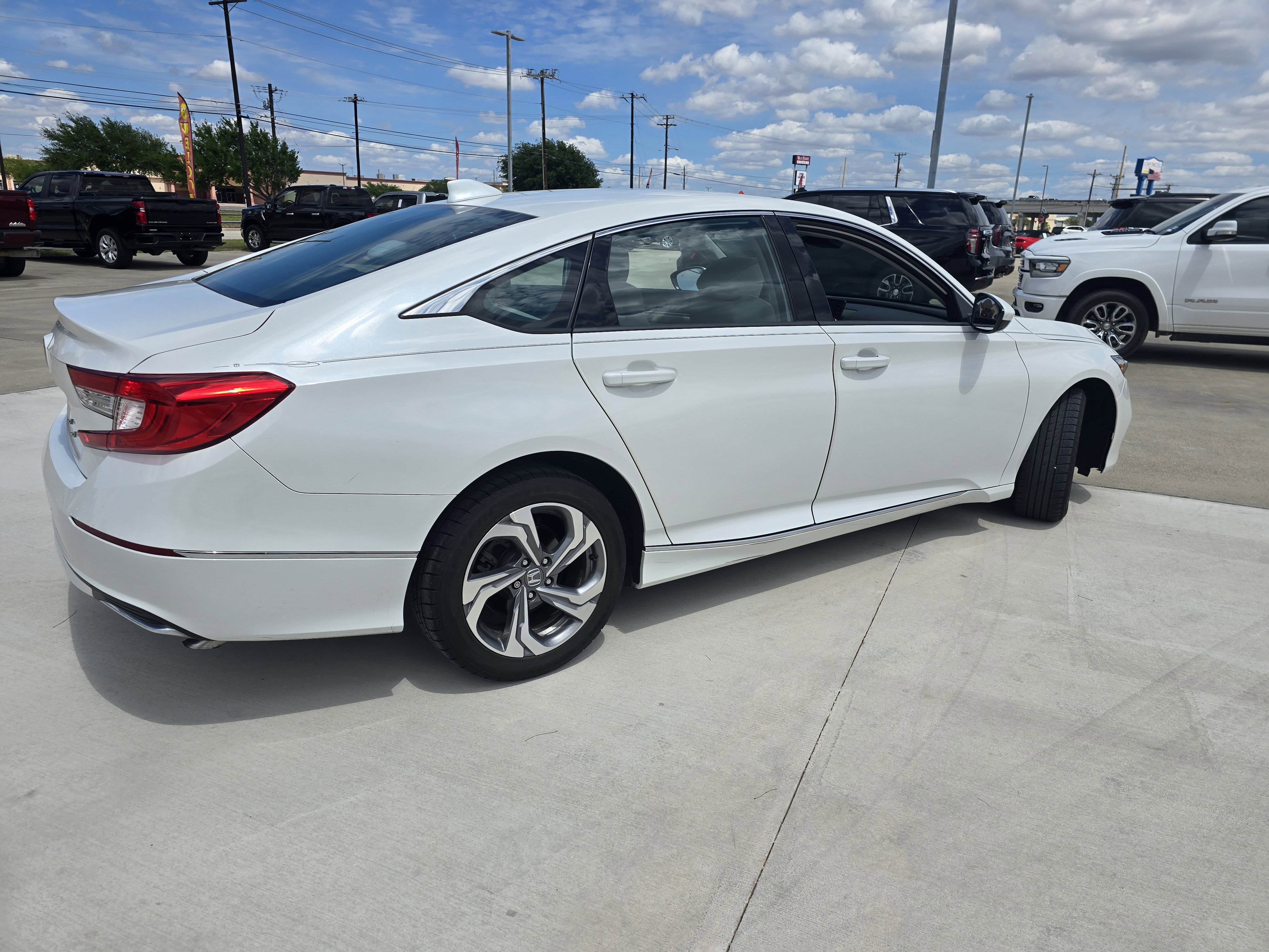 Used 2020 Honda Accord EX image 3