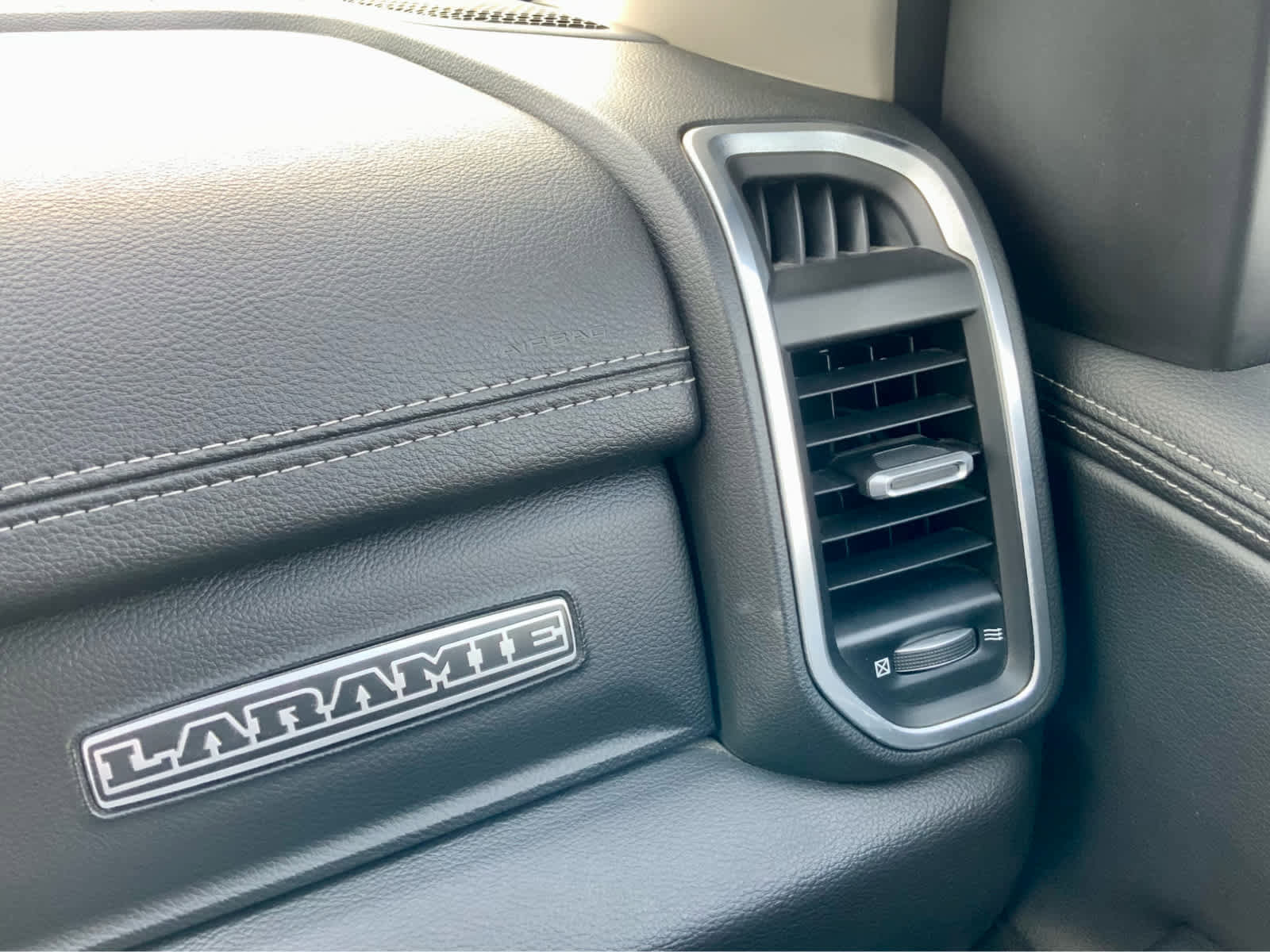 Used 2022 RAM 1500 Laramie image 49