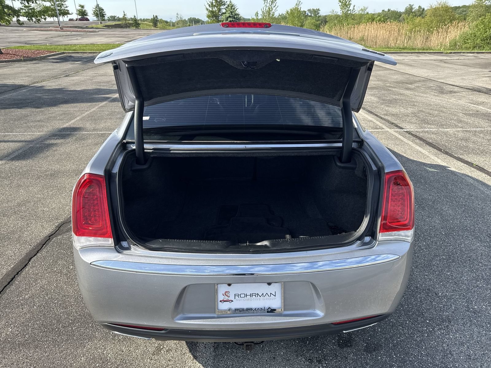 Used 2017 Chrysler 300 Limited RWD image 28