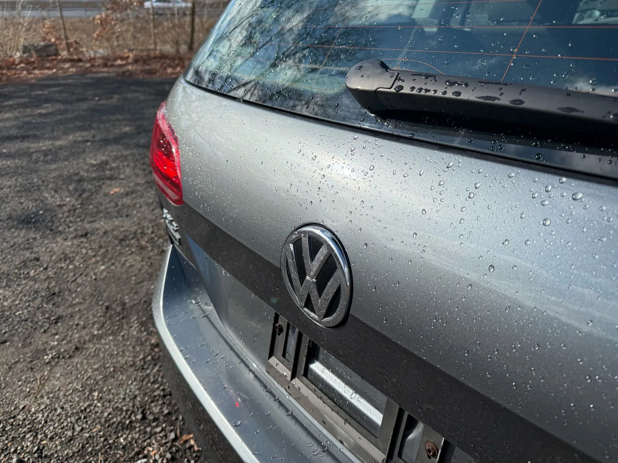 Used 2017 Volkswagen Golf S image 9