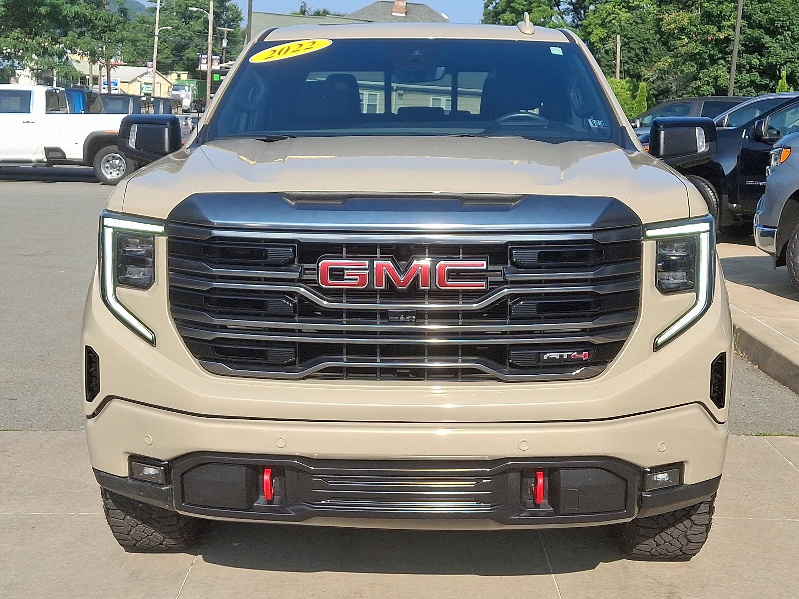 Used 2022 GMC Sierra 1500 AT4 w/ AT4 Premium Package image 2