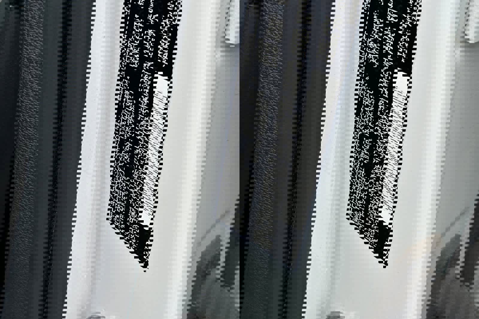 Used 2022 Volvo XC40 P8 Recharge Plus image 30