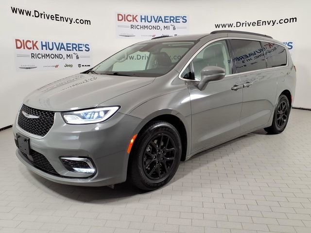 Used 2022 Chrysler Pacifica Touring-L FWD image 1