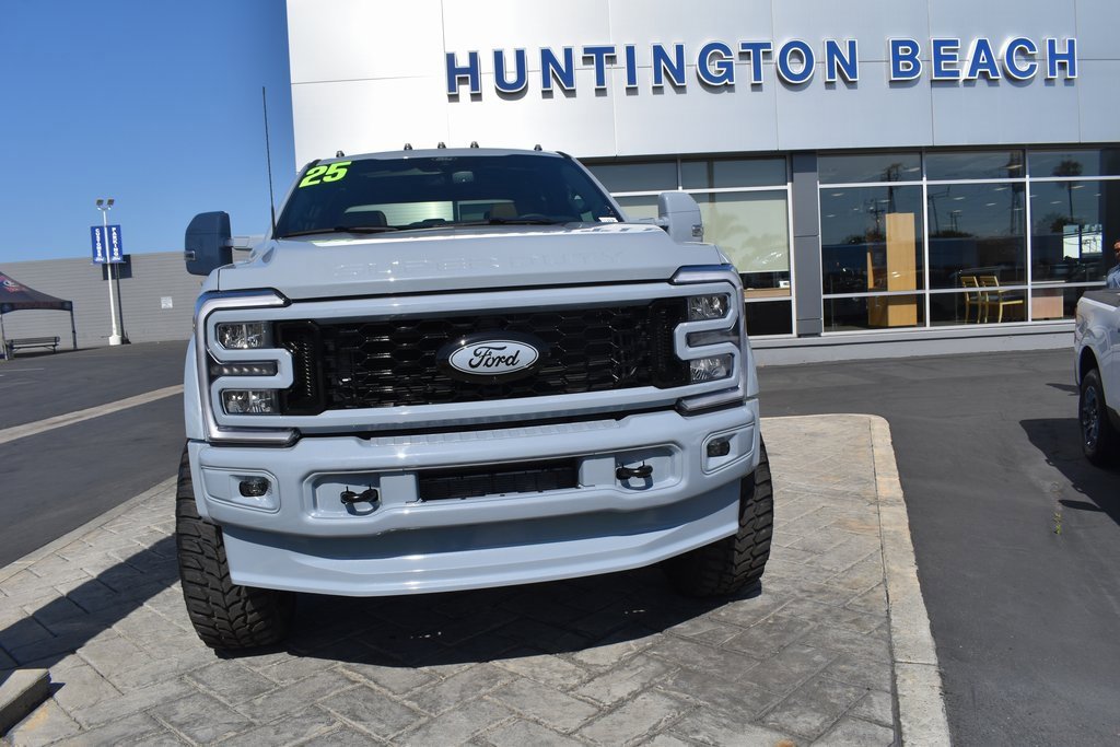 Used 2025 Ford F450 Lariat w/ FX4 Off-Road Package image 29
