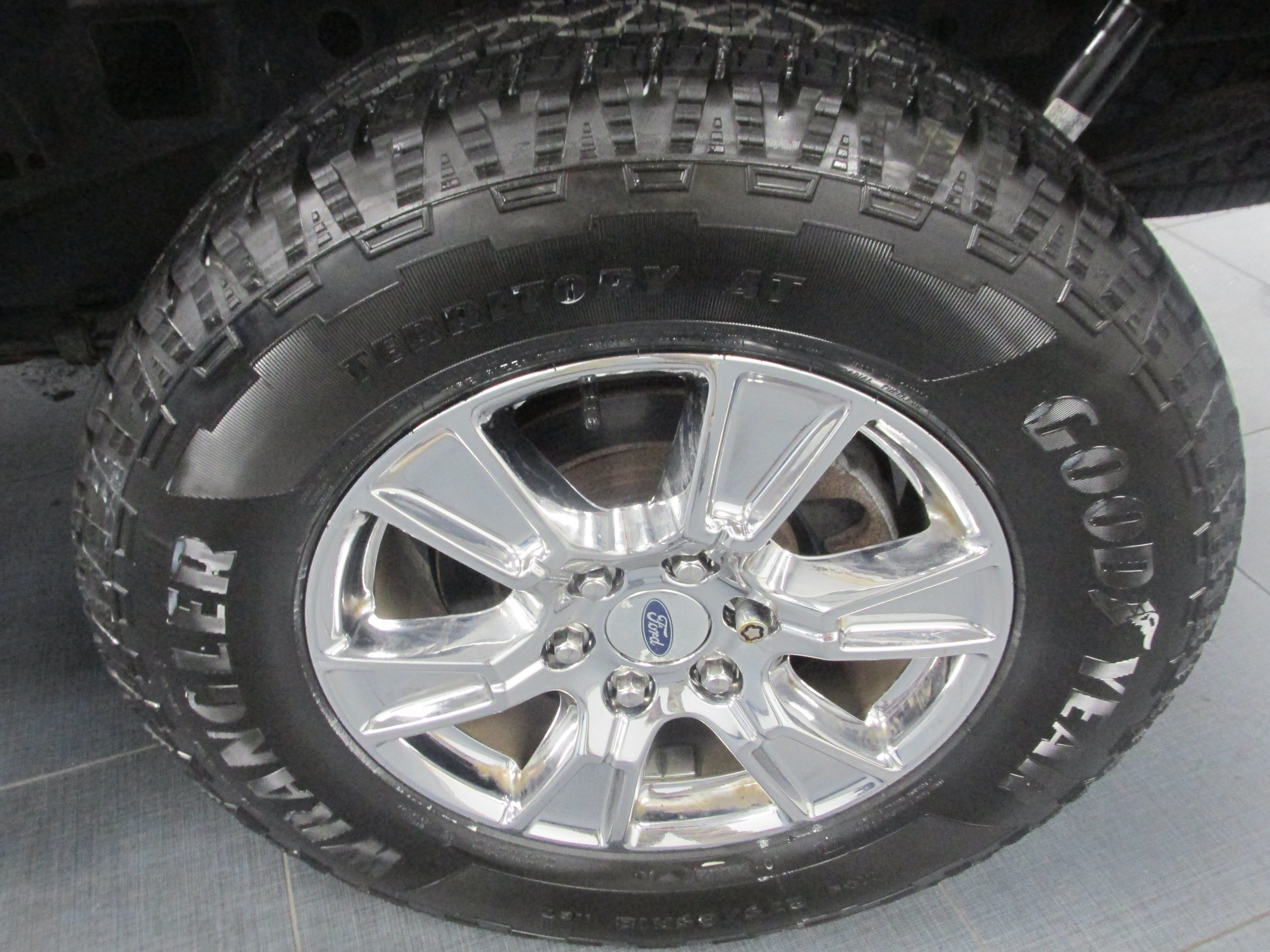 Used 2016 Ford F150 XLT w/ Equipment Group 302A Luxury AWD/4WD image 11