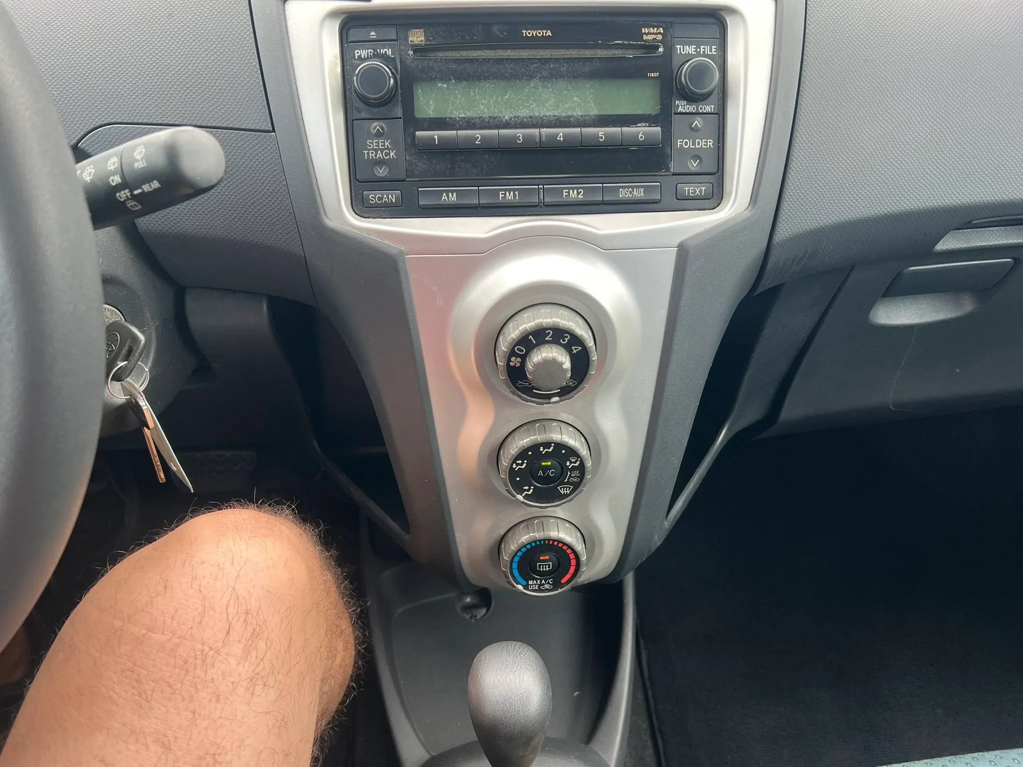 Used 2007 Toyota Yaris 2-Door Hatchback w/ Convenience Pkg FWD image 11