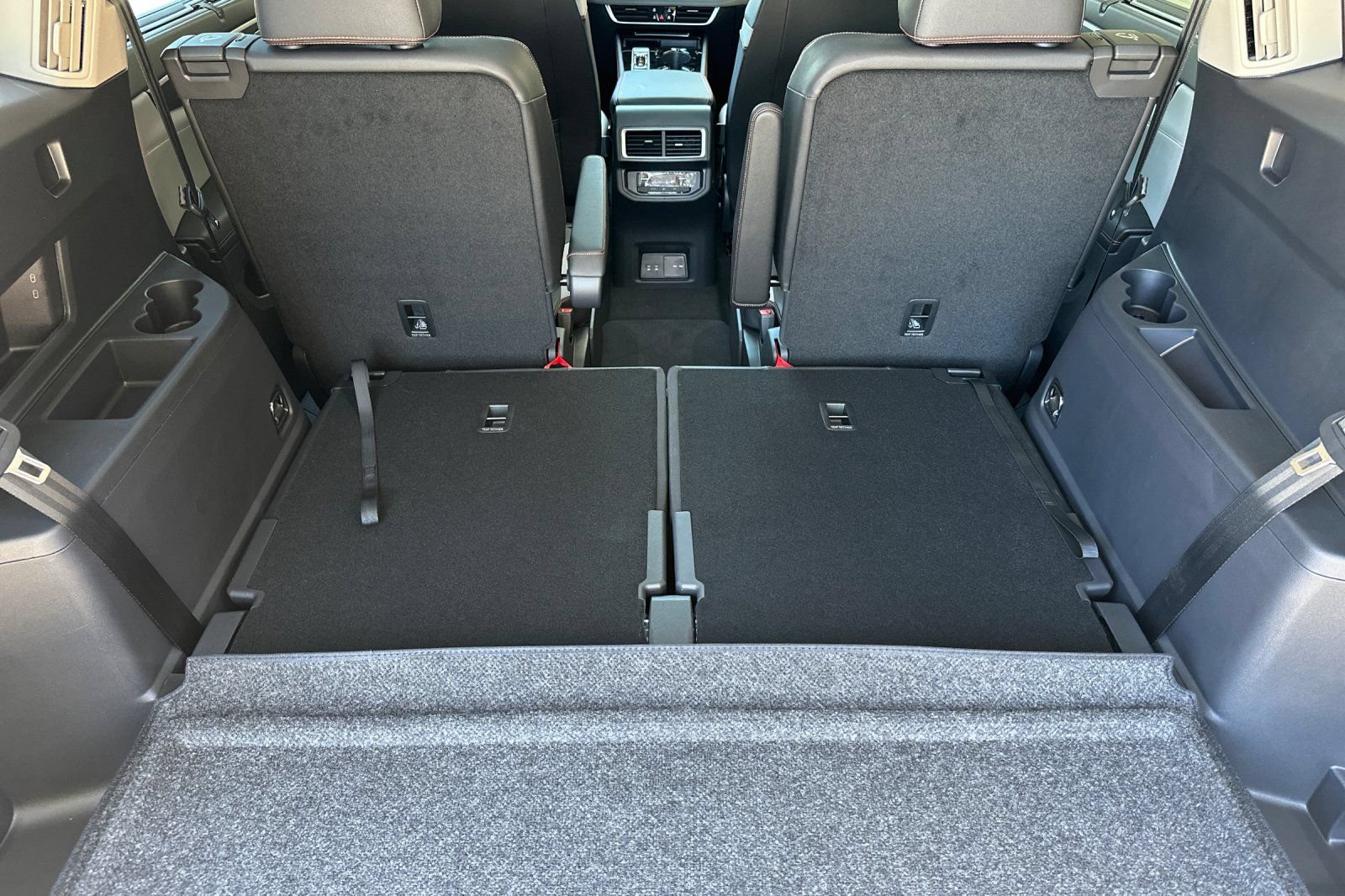 New 2026 Volkswagen Atlas Peak Edition AWD/4WD image 16
