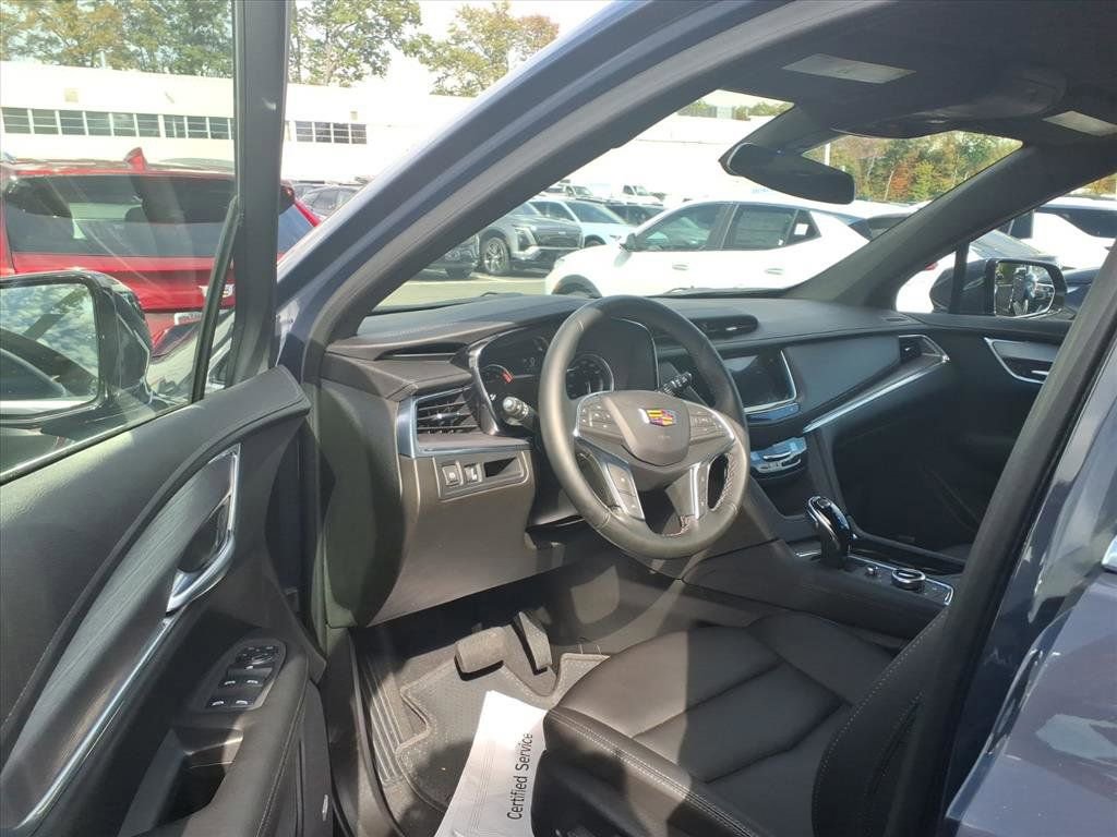 Used 2025 Cadillac XT5 Luxury image 8