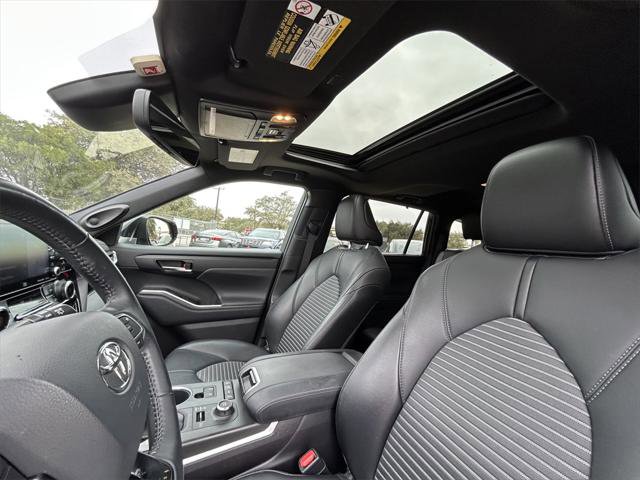 Certified 2021 Toyota Highlander XSE image 12