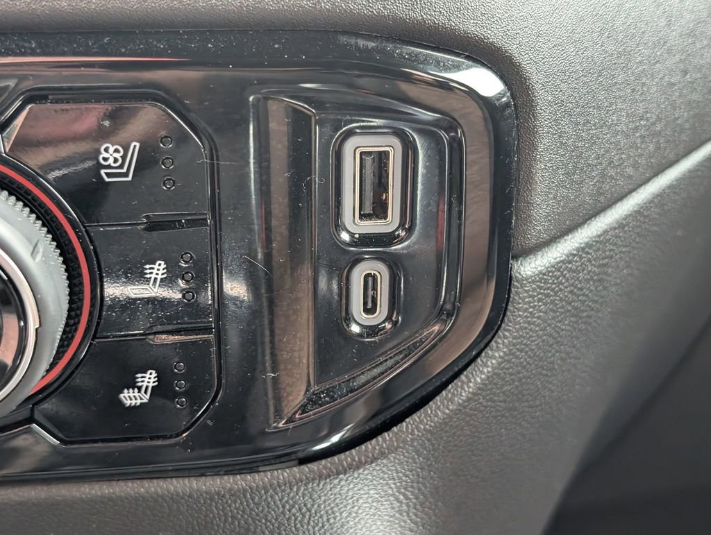 Used 2023 Chevrolet Silverado 1500 High Country w/ High Country Premium Package AWD/4WD image 34