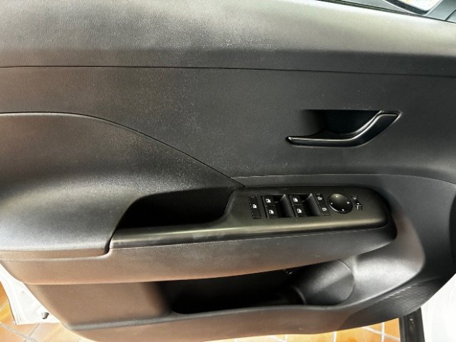 Used 2024 Hyundai Kona SEL image 18