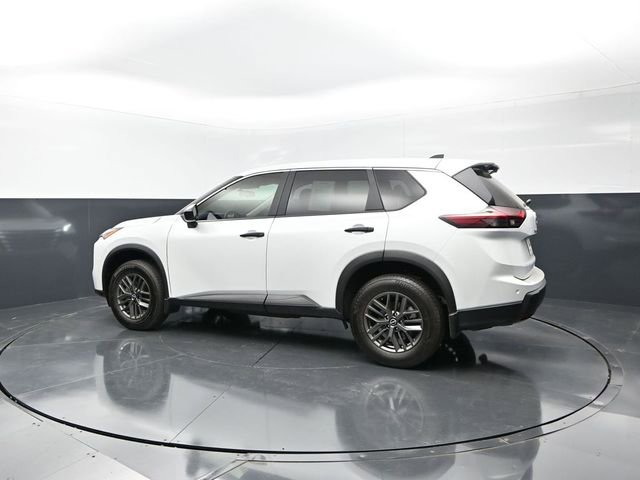 Certified 2025 Nissan Rogue S FWD video 2
