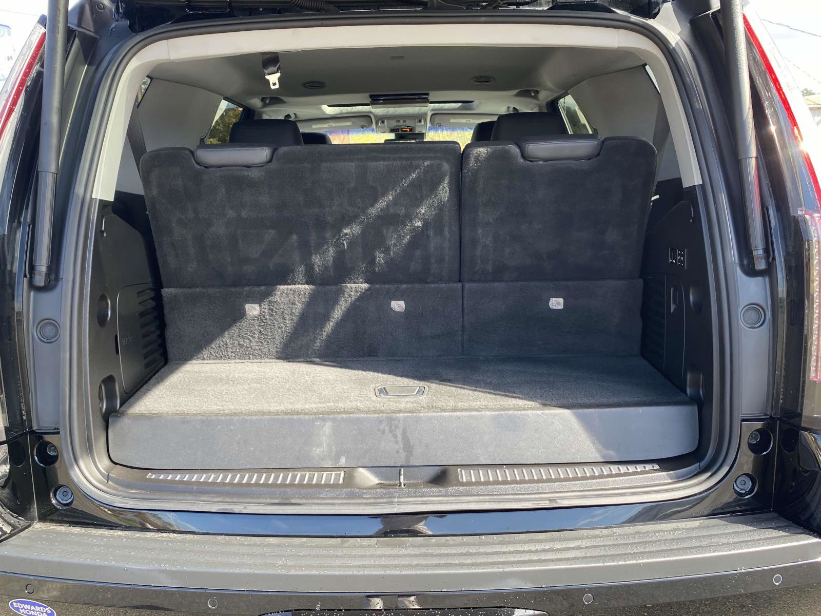 Used 2019 Cadillac Escalade Luxury image 10