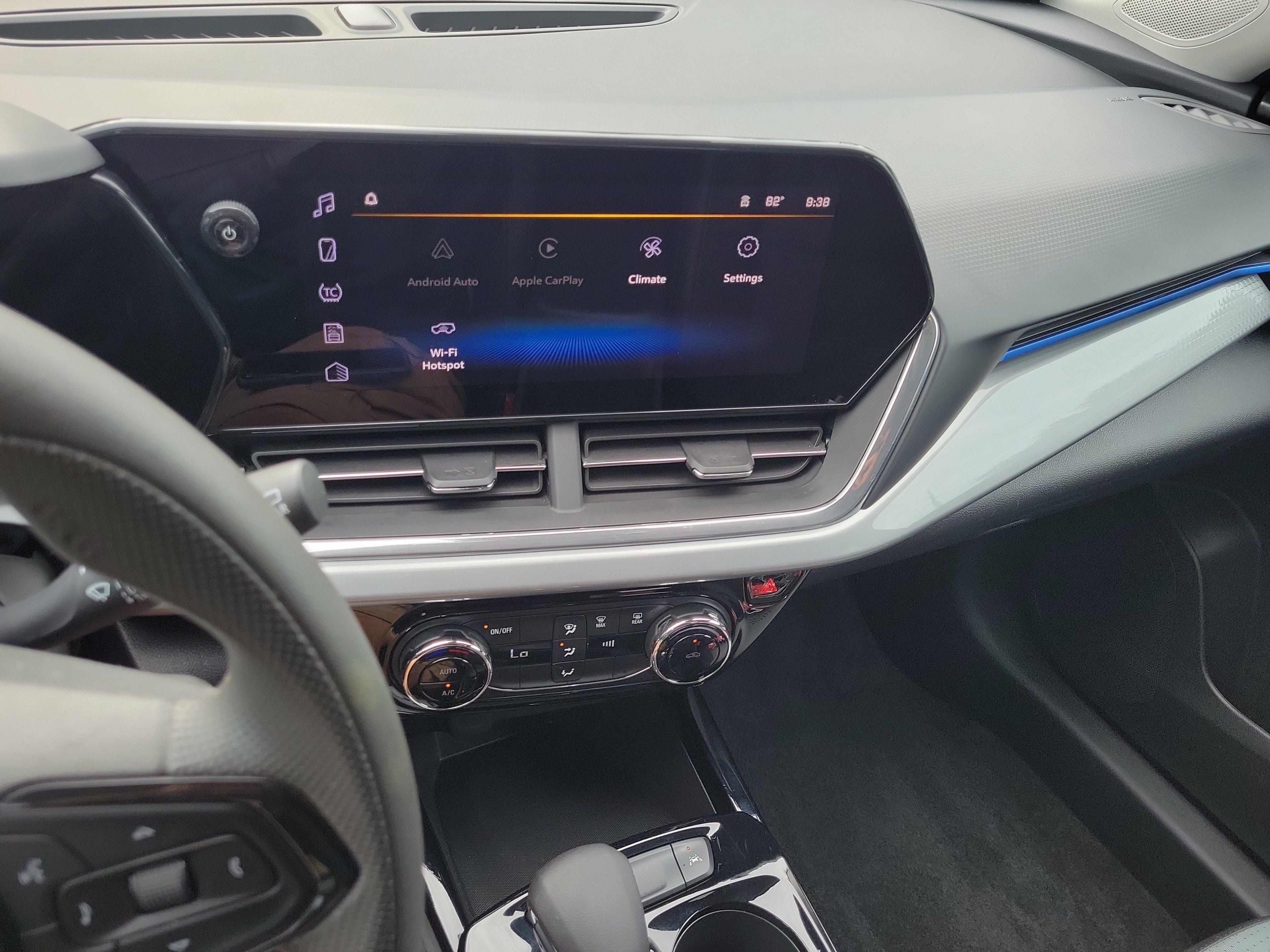 Used 2025 Chevrolet Trax LT FWD image 24