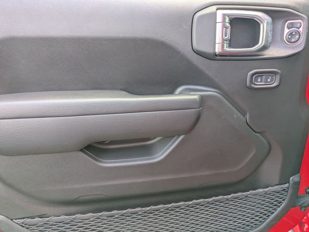 Used 2025 Jeep Wrangler Unlimited Rubicon AWD/4WD image 11