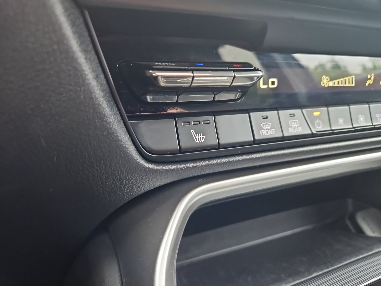 Used 2024 MAZDA CX-90 Plug-In Hybrid w/ Preferred AWD/4WD image 21