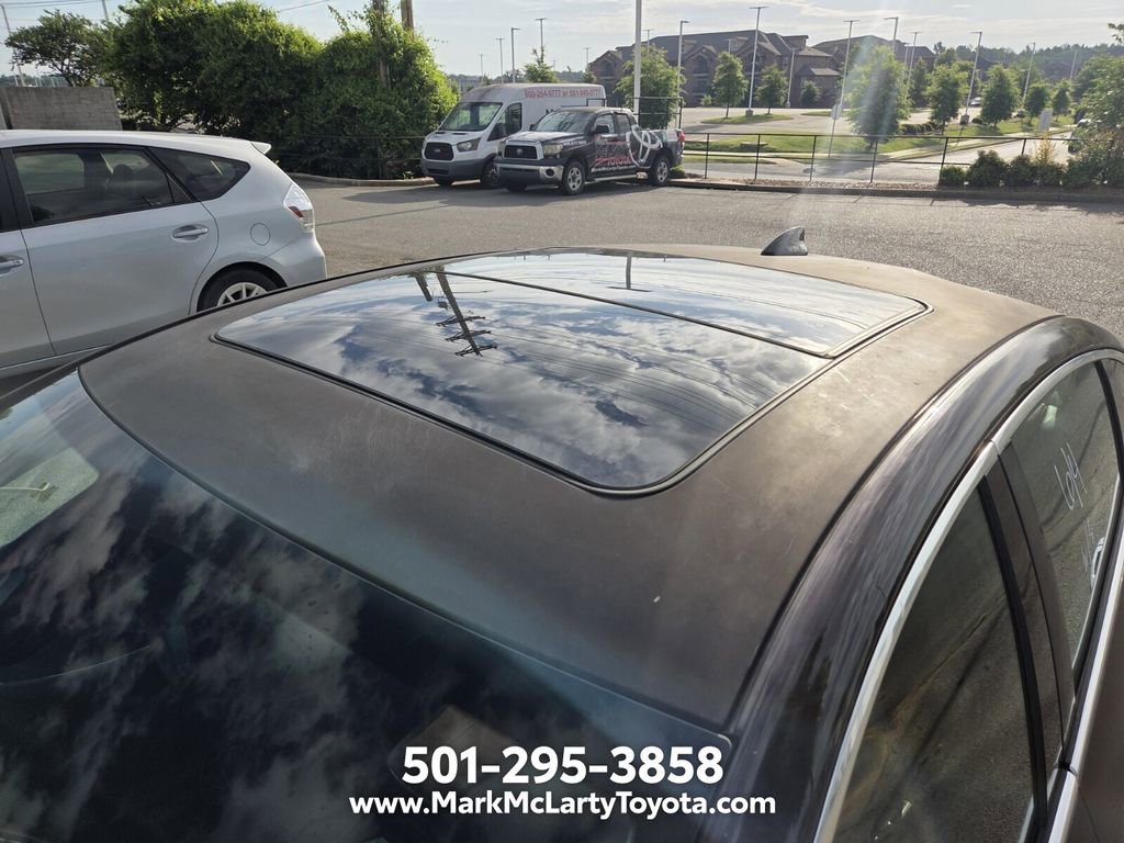 Used 2016 Chevrolet Malibu Premier w/ Driver Confidence Package II FWD image 5