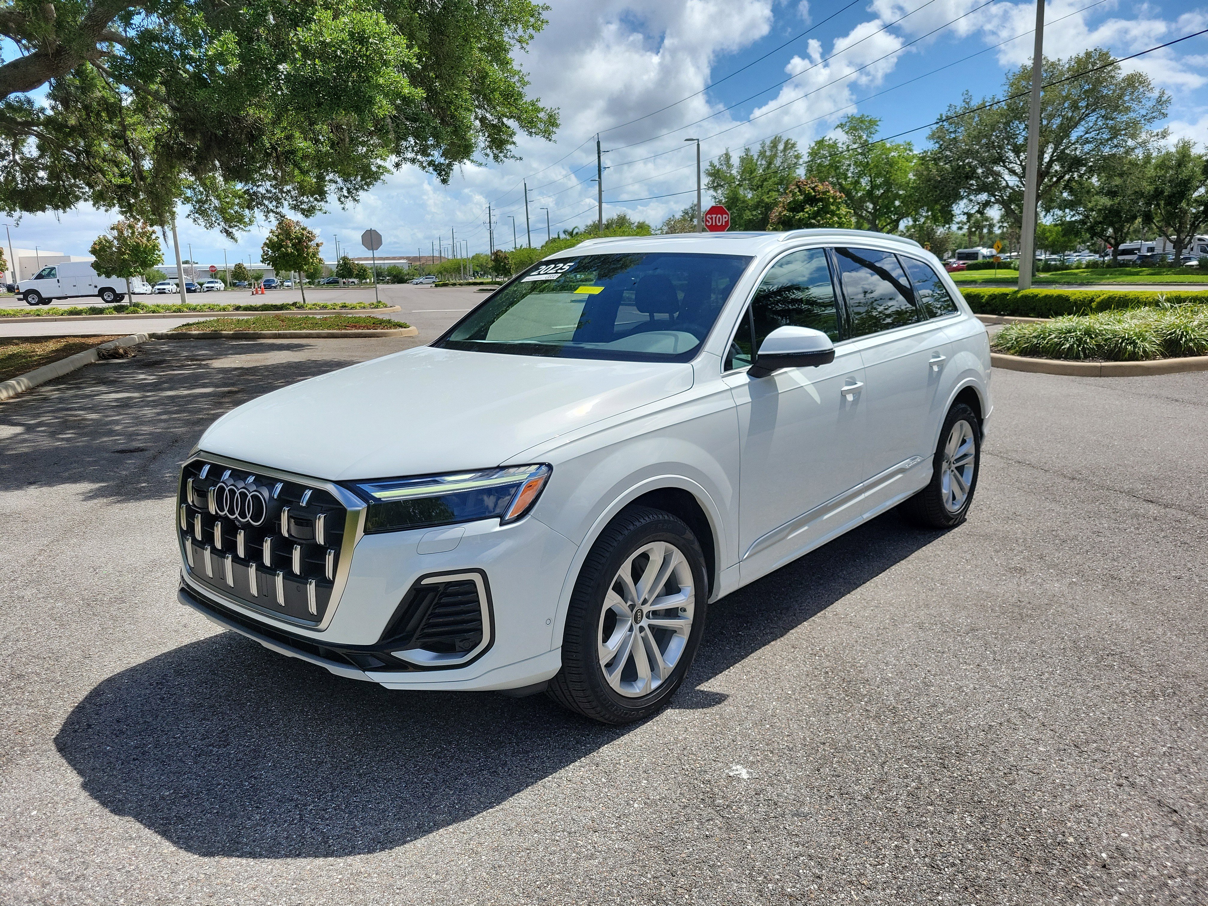 Certified 2025 Audi Q7 2.0T Premium AWD/4WD image 8