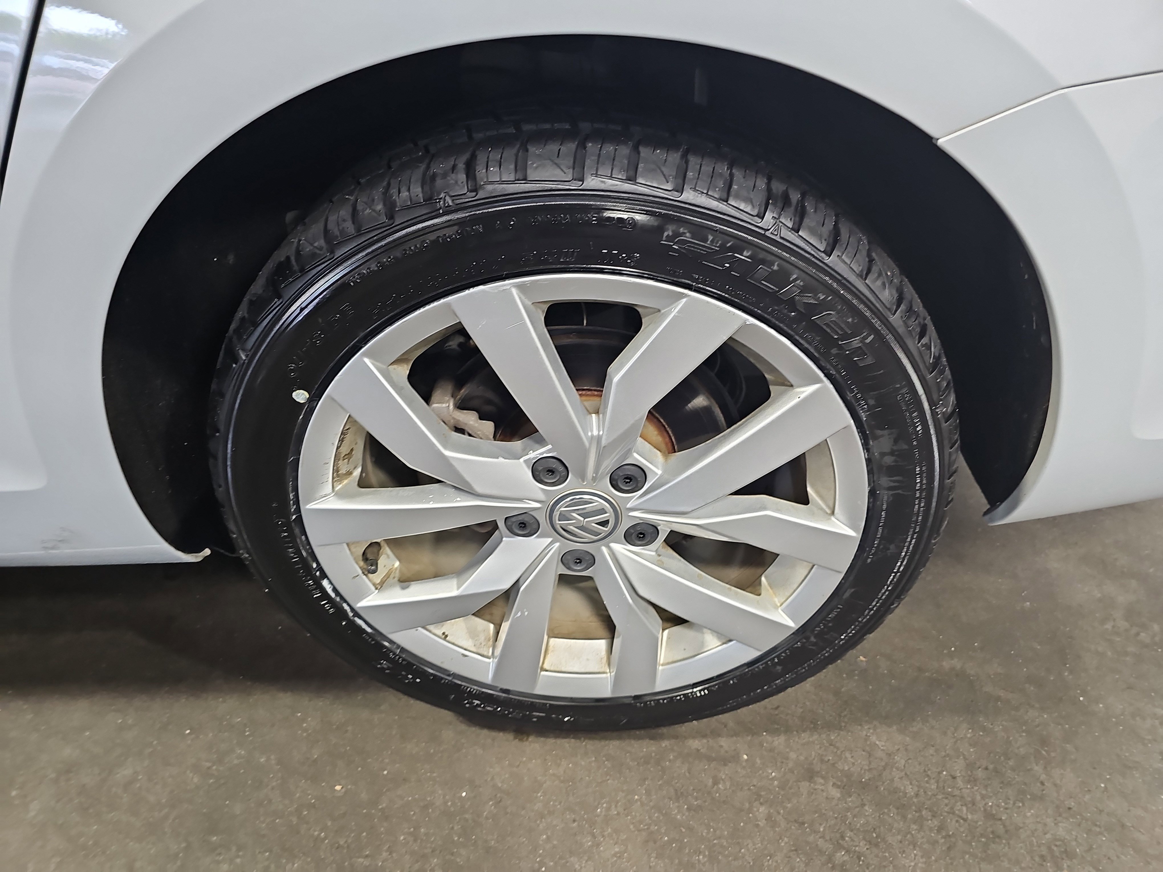 Used 2019 Volkswagen Golf SE FWD image 33