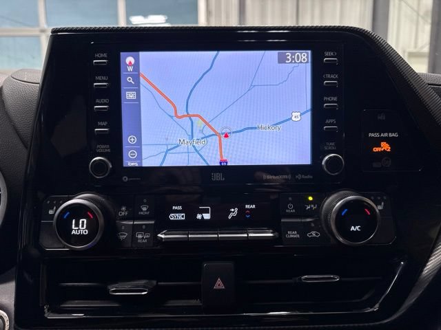 Used 2021 Toyota Highlander XSE AWD/4WD image 10