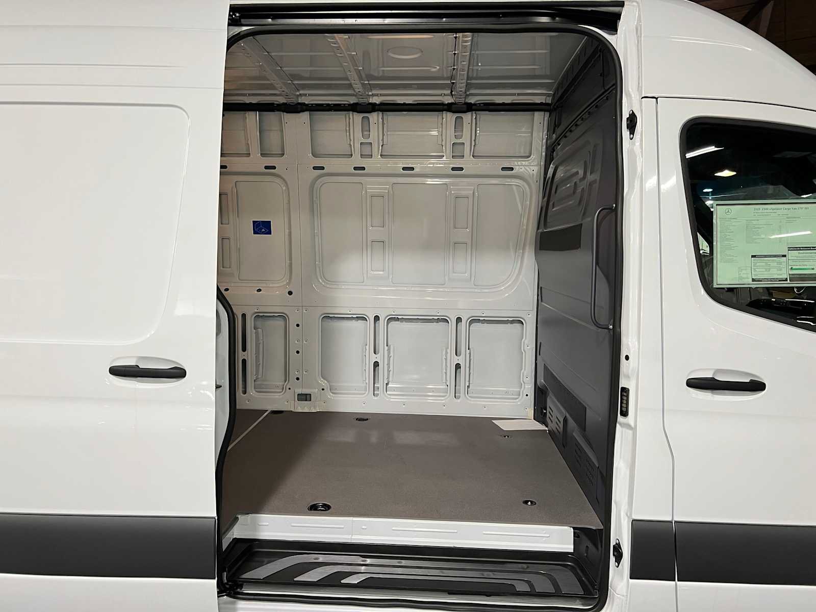 New 2025 Mercedes-Benz eSprinter 170 Cargo image 13
