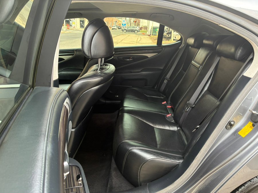 Used 2013 Lexus LS 460 AWD w/ Comfort Pkg image 10