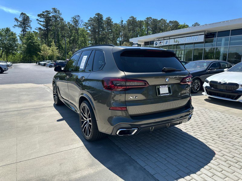 Certified 2022 BMW X5 xDrive40i w/ M Sport Package AWD/4WD image 4