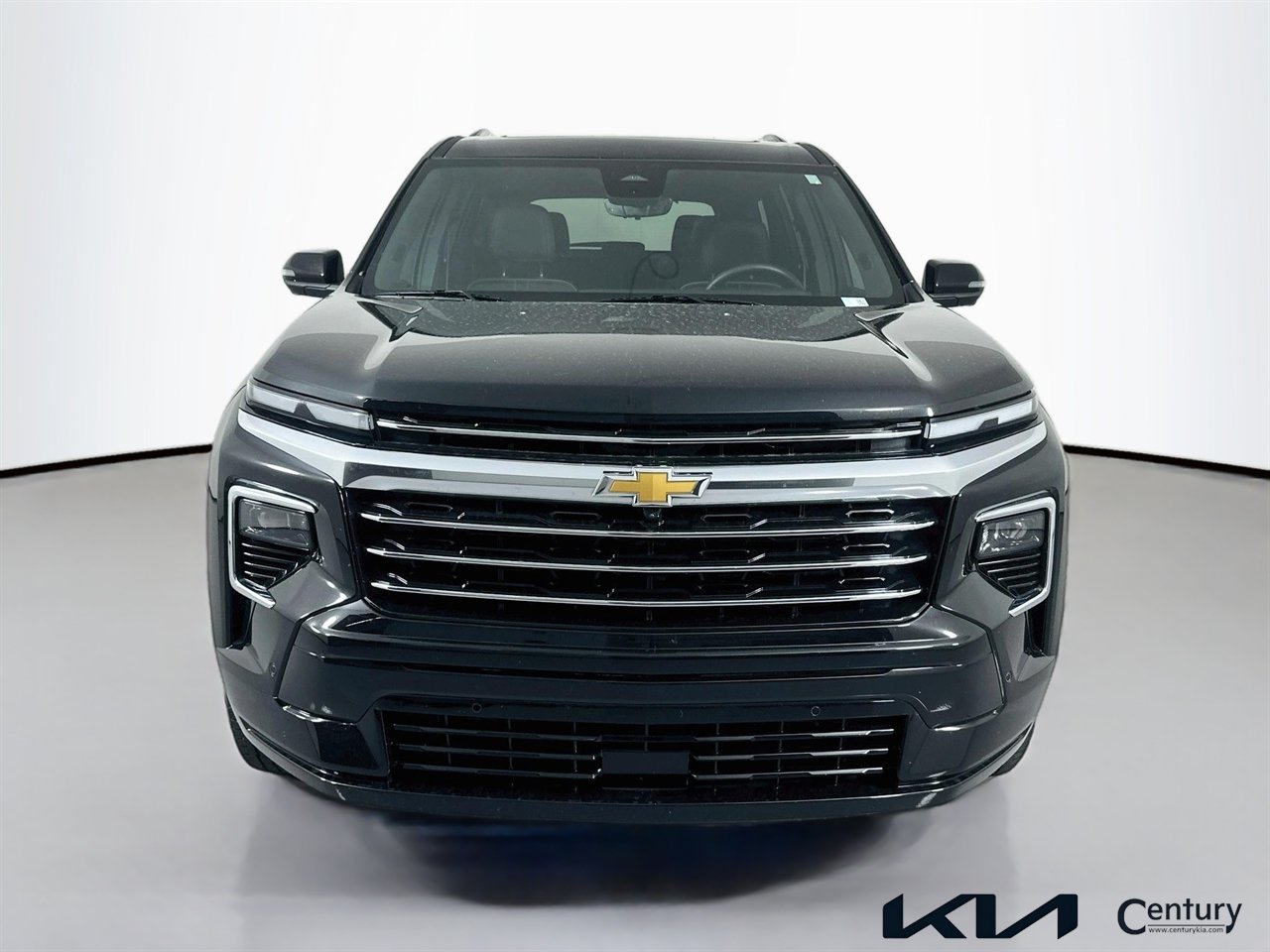 Used 2025 Chevrolet Traverse High Country AWD/4WD image 2