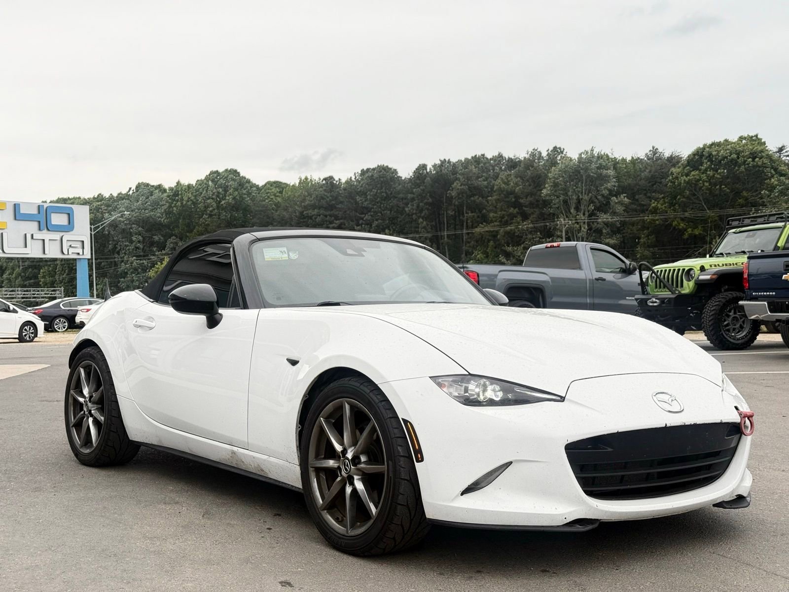 Used 2020 MAZDA MX-5 Miata Sport RWD image 11