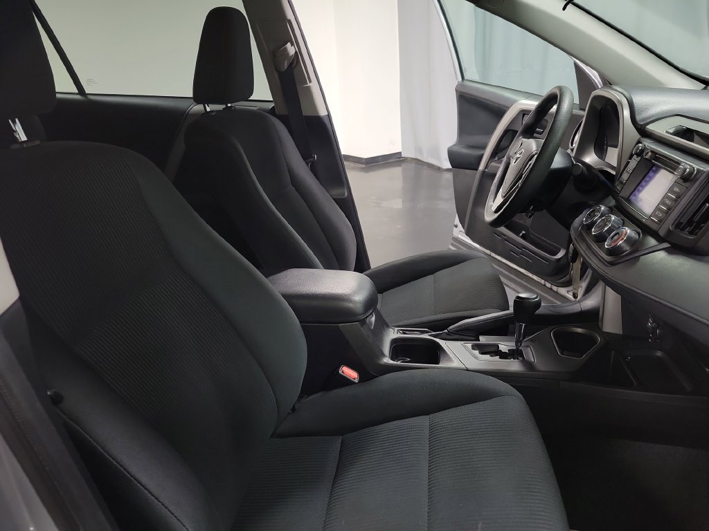 Used 2016 Toyota RAV4 LE AWD/4WD image 30