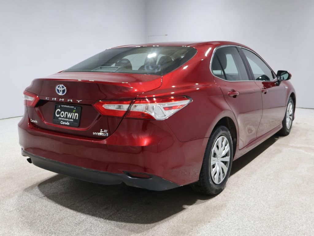 Used 2018 Toyota Camry LE image 2
