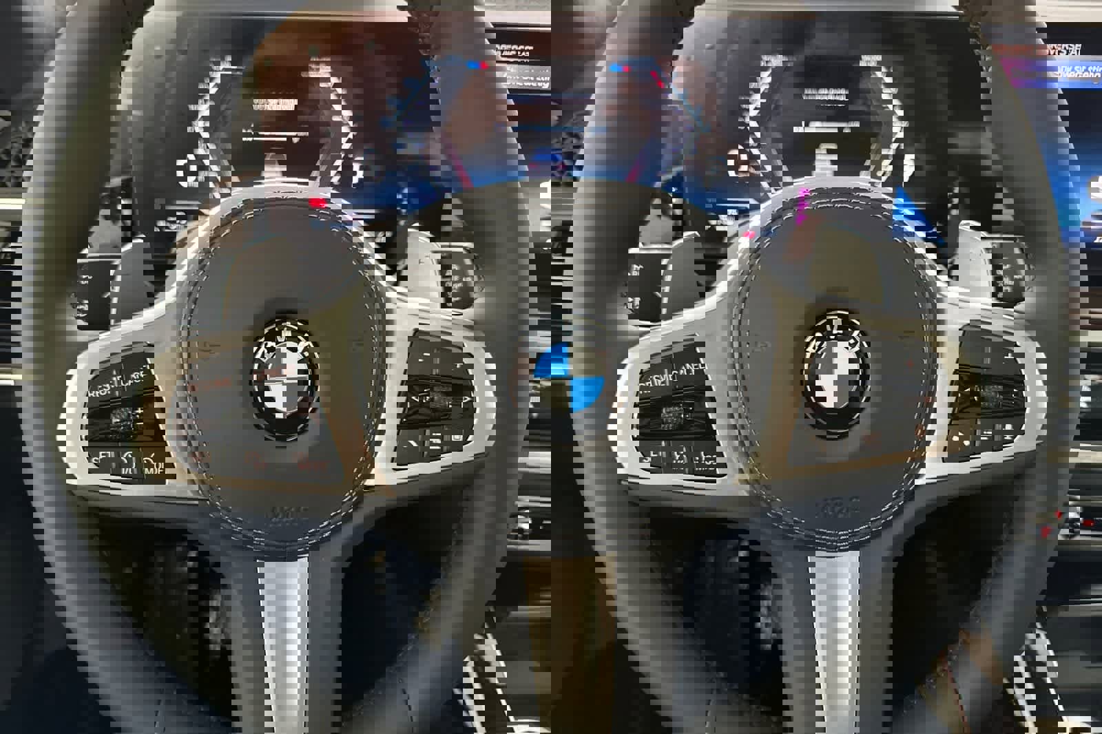 Used 2026 BMW X7 xDrive40i w/ Executive Package image 24