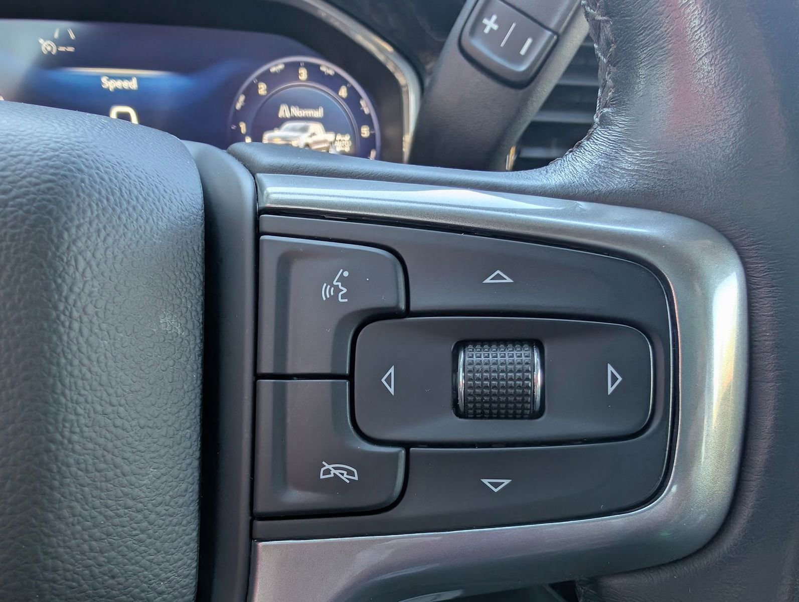 Used 2022 Chevrolet Silverado 1500 LT image 15