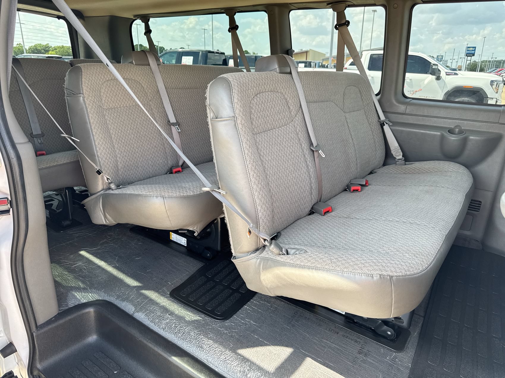 Used 2025 Chevrolet Express 3500 LT w/ LT Preferred Equipment Group RWD image 22