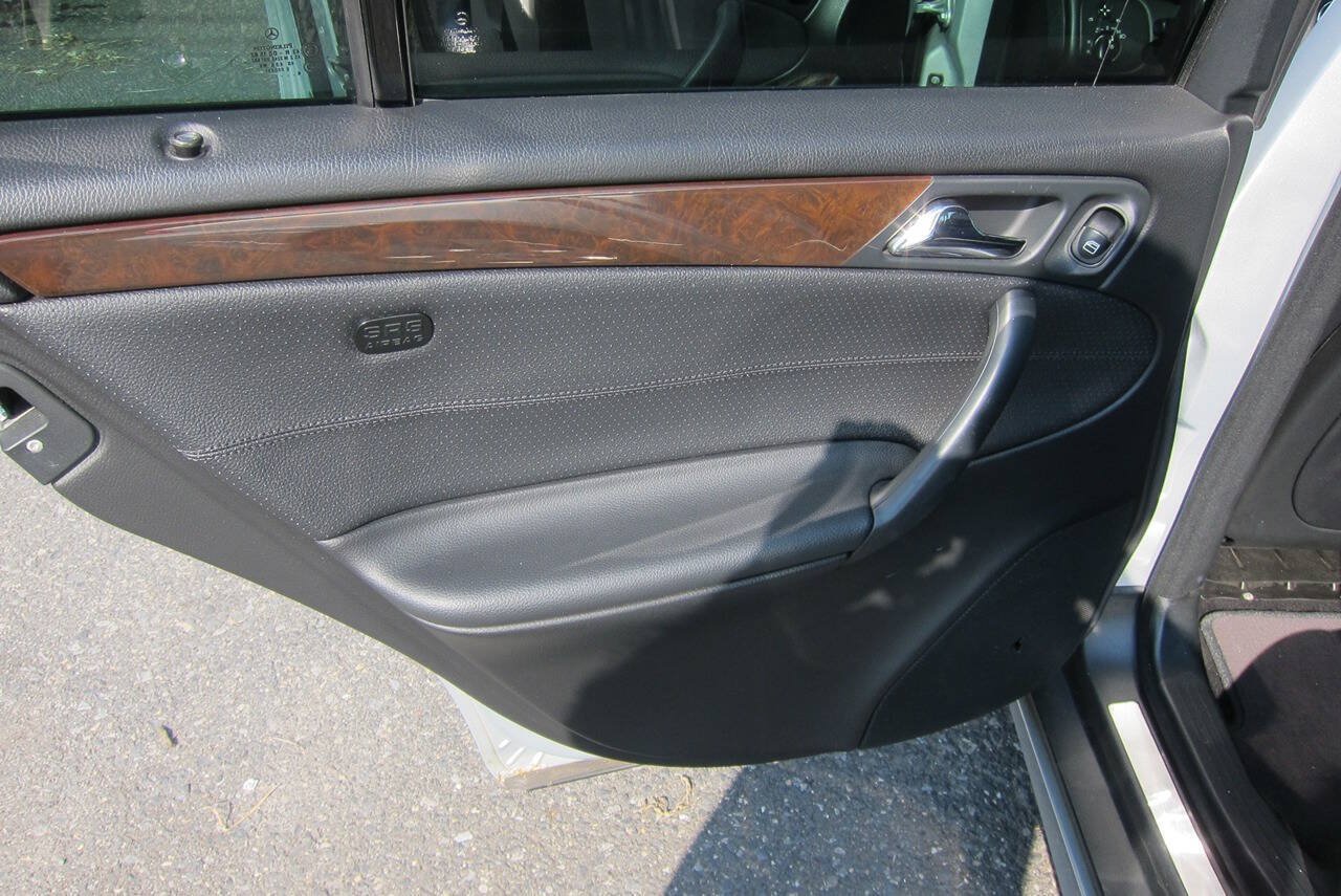 Used 2006 Mercedes-Benz C 350 4MATIC Sedan image 14