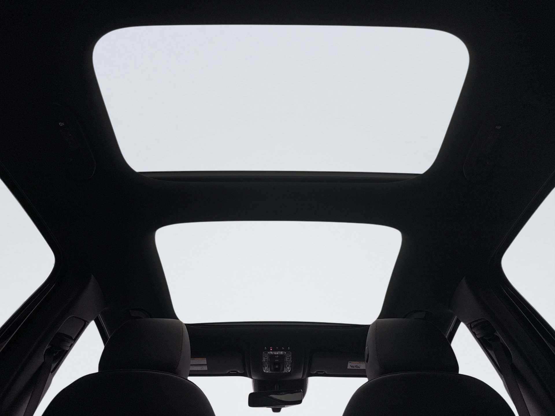 Used 2025 Mercedes-Benz GLA 250 4MATIC w/ AMG Night Package image 18