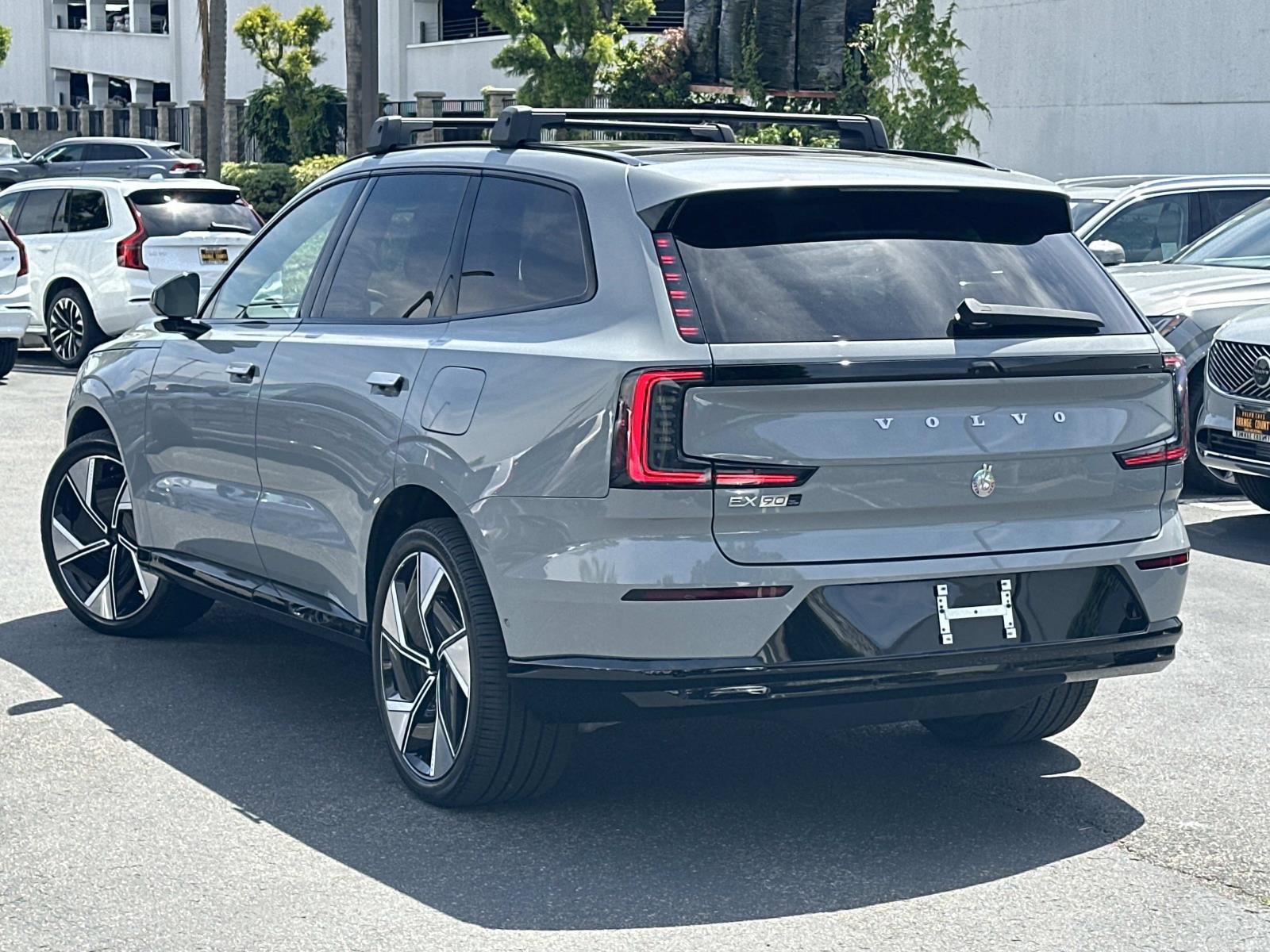 Certified 2025 Volvo EX90 Ultra AWD/4WD image 6