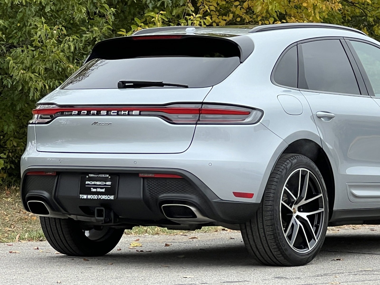 Certified 2025 Porsche Macan image 9
