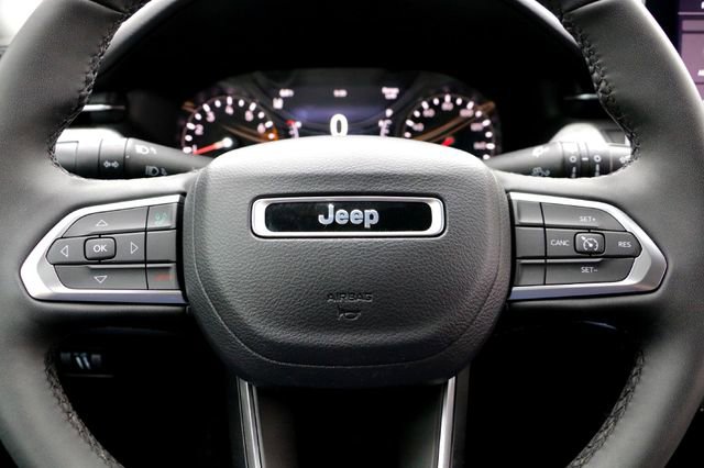 Used 2023 Jeep Compass Latitude AWD/4WD image 13