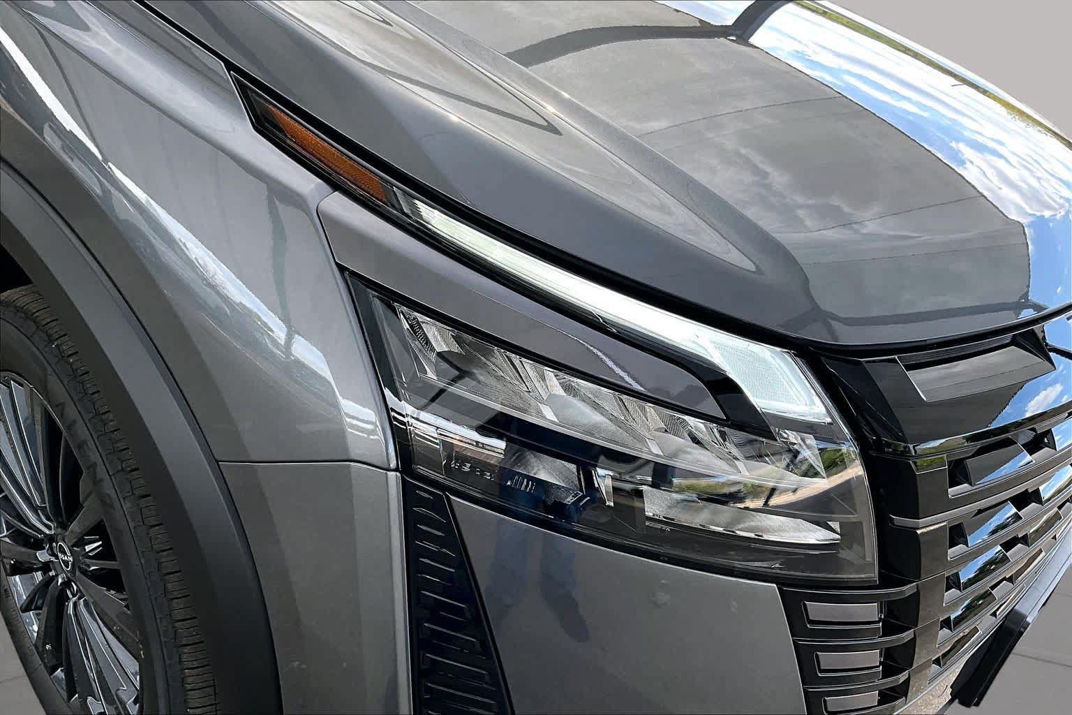 New 2026 Nissan Pathfinder SL FWD image 18