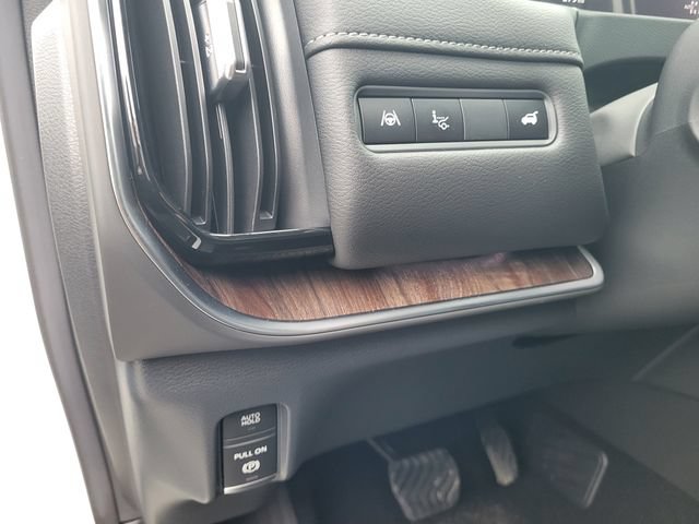 New 2026 Nissan Armada SL w/ Captain's Chari Seat Package AWD/4WD image 17
